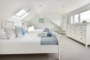 4 bedrooms, iron/ironing board, travel crib, free WiFi