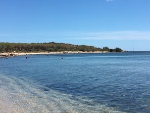 Beach nearby, sun loungers, beach towels