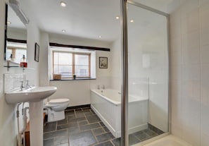 Towels - 3 Bed in Barbrook (oc-hawth) (Barbrook)