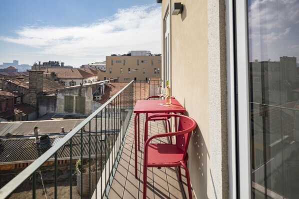 Outdoor dining - Porto Design Central Apartment (N51) (Oporto)