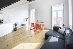 TV - Porto Design Central Apartment (N51) (Oporto)