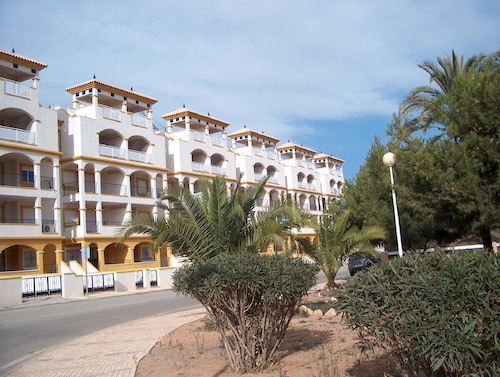 Penthouse Apart, Roof Terrace, Sea Views, WiFi, Sky, Smart TV, Pool, A/C, BBQ,