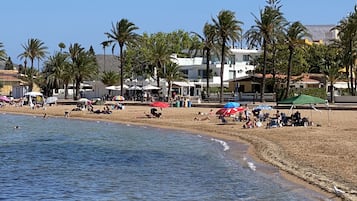 Vlak bij het strand, strandlakens