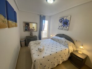 2 sovrum, strykjärn/strykbräda, gratis wi-fi och sängkläder