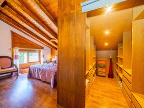 3 chambres, fer et planche à repasser, Wi-Fi gratuit, draps fournis