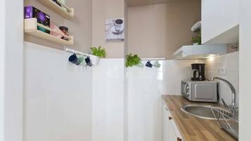 Frigorifero, microonde, macchina per tè/caffè