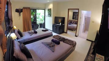 2 bedrooms, travel cot, free WiFi, bed sheets
