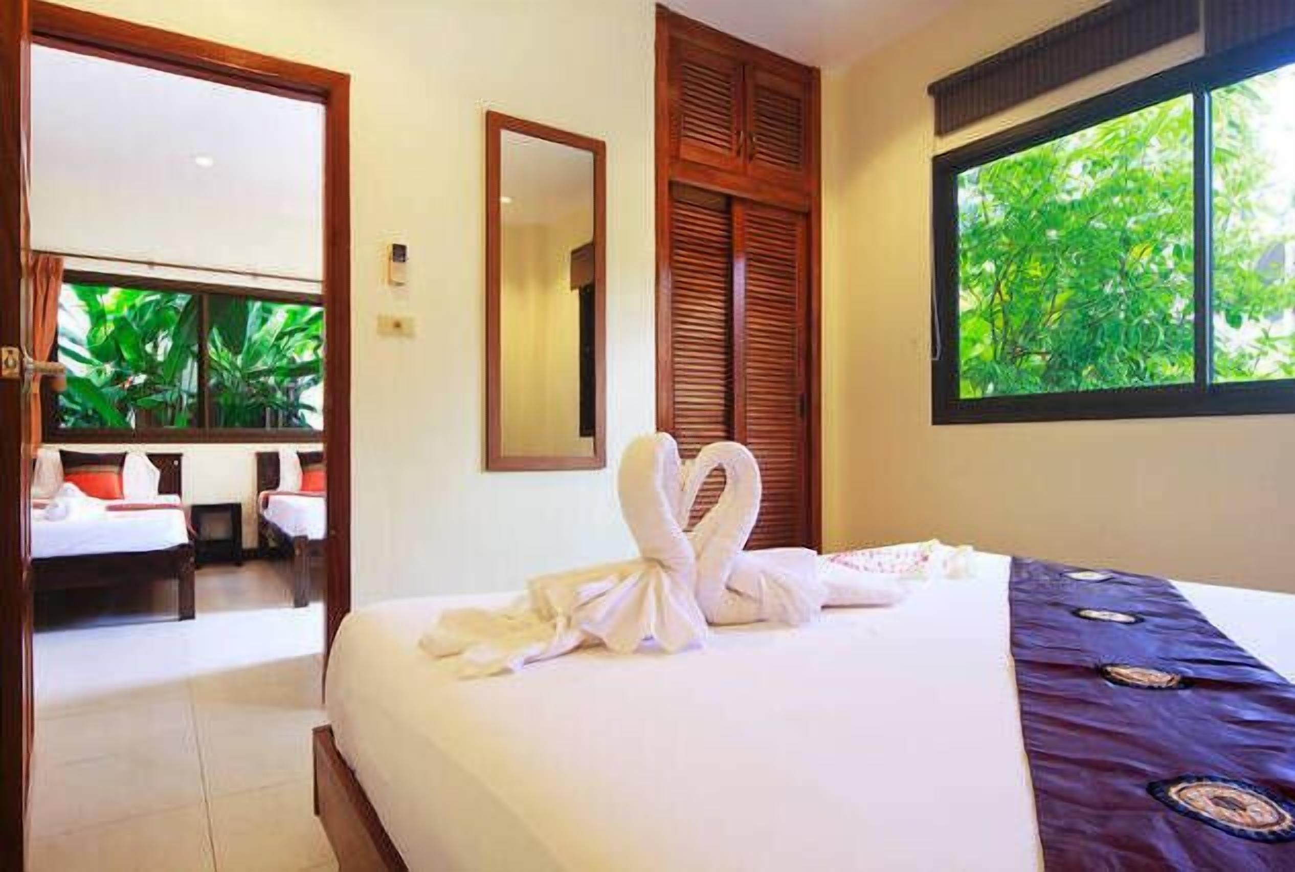 2 bedrooms, travel crib, free WiFi, bed sheets