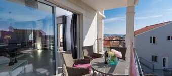 In center near the Marina and beach with amazing view