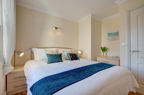 2 عدّة غرف نوم ومكواة/لوح كي وواي فاي مجانًا وملاءات أسرّة