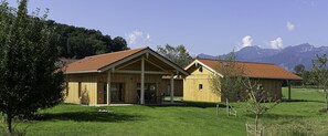 Exterior - Vacation apartment Nussbaum 48 sqm, bed-sitting room (Neubeuern)