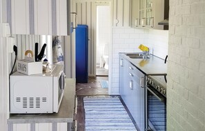 Frigorifero, piano cottura, macchina per tè/caffè