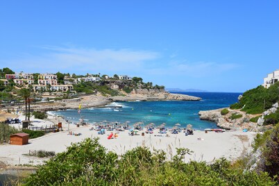 Sea view, close to the beach, quiet location, private pool, air conditioning, internet, ecological