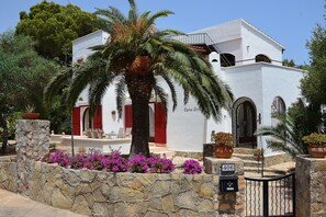 Exterior - Sea view, close to the beach, quiet location, private pool, air conditioning, internet, ecological (Cala Murada)