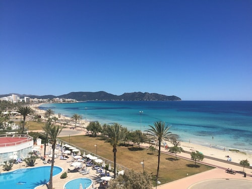 Fantastic sea view apartment right on the beach in Cala Millor / Mallorca😎