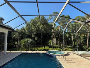 Piscine extérieure, piscine chauffée