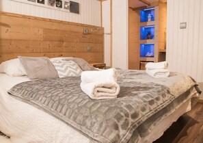 3 bedrooms, in-room safe, soundproofing, iron/ironing board - Upscale, detached chalet, -10mn walk to downhill ski slopes - Rated 4*. (Bolquère)