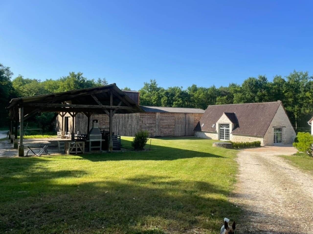 屋外ダイニングエリア