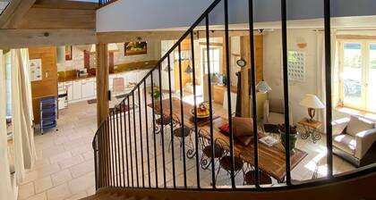 Beautiful house of charm any comfort, swimming pool in nature: Orfeuilles 12 p