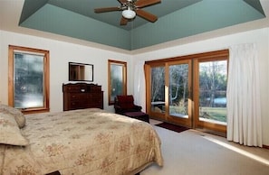 4 bedrooms, WiFi, bed sheets