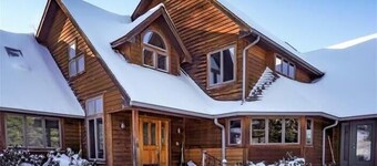 Romslig Lakeside hjem med boblebad, Dyrevennlig!