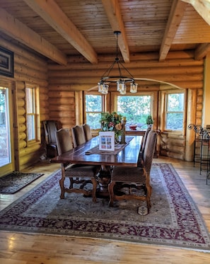 Dining - True Ski-in Ski-Out. (Brian Head)