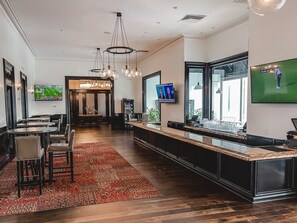 Interior - Cozy Premium Jr. Suite, In Beautiful Napa Valley -Perfect for Couples (Napa)