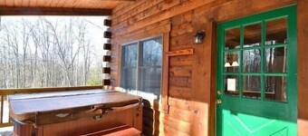 SG18- Private, Log Home! Hot Tub! Dolly Sods Access! Pets ok!