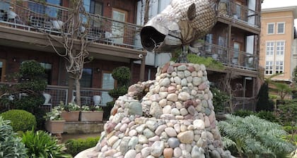 Relaxing & Romantic 1 bedroom Condo, in the Heart of Wine Country