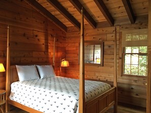 3 habitaciones, escritorio, tabla de planchar con plancha y wifi gratis 