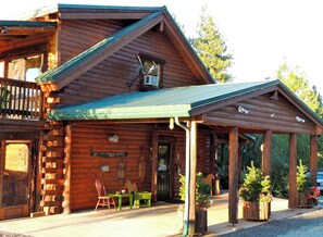 Exterior - Lillaskog Lodge: Family Friendly Ridge Top Lodge, Near Yosemite (Groveland)