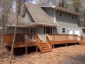 Exterior - Beautiful Home Minutes Away From Many Attractions (Albrightsville)