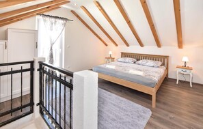 3 slaapkamers, reisbedje, gratis wifi, beddengoed