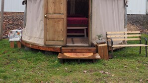 Honeymoon Tent | Terrace/patio