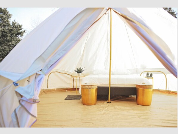 Deluxe Tent, 1 King Bed | Premium bedding, bed sheets
