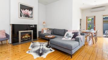 Smart TV, fireplace, Netflix, DVD player