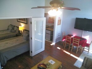 1 bedroom, iron/ironing board, WiFi, bed sheets - The Mouse`s neighbor studio near Disney (Clermont)