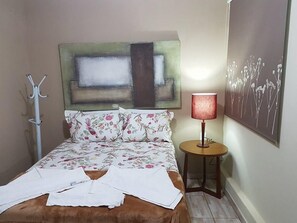 Quarto casal | 1 quarto, frigobar, cofres nos quartos, roupa de cama