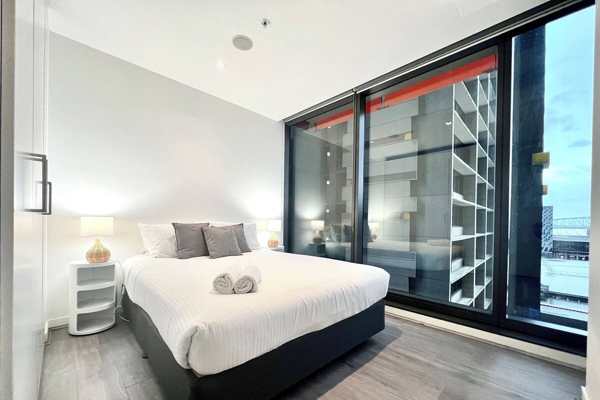 Egyptian cotton sheets, premium bedding, desk, laptop workspace