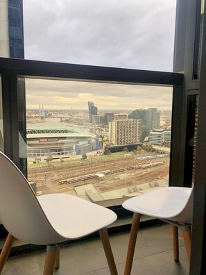 City Apartment, 2 Bedrooms | Balcony