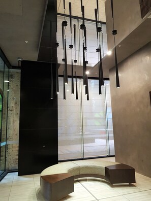 Lobby sitting area - ReadySet Apartments at Upper West Side (Melbourne)
