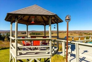 Outdoor dining - CM05-Sweeping Views! Private Pond, Hot tub! (Davis)