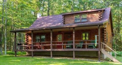 Accueil confortable dans les bois! Animaux acceptés 10 personnes