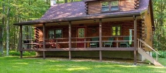 DR26-Secluded Log Home on 5 acres! Fire Pit! Pets Ok!