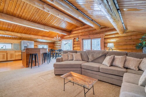 Tucked Away Timber Upper Suite
