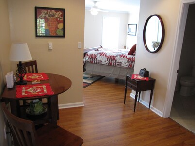 Charming Apartment in the Heart of Gettysburg! 