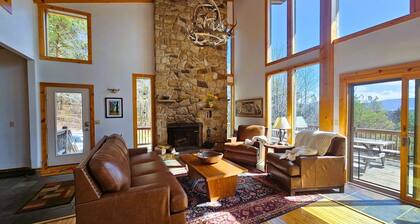 ML06-New owner/Updates! Trail to Lake! Views! hot tub! A/C!