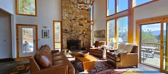 ML06-View! Close to Skiing! hot tub!