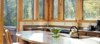 ML06-View! Close to Skiing! hot tub!