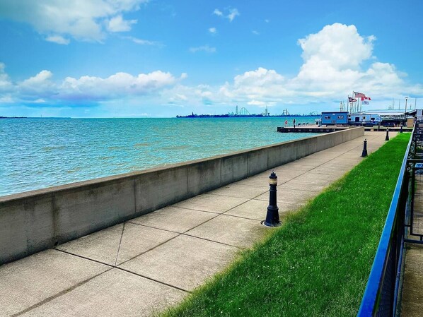 Property grounds - Lakefront Condo On The Water W/ Exceptional Views (Sandusky)